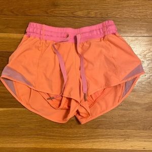 lululemon hotty hot shorts. size 4